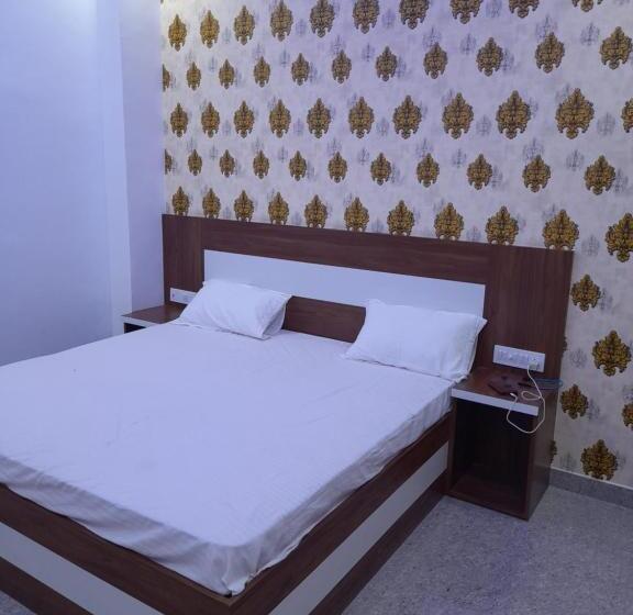 호텔 The Ramay Palace