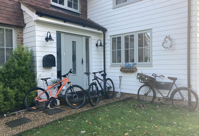 Inviting 5 Bed House In 1066 County   Battle