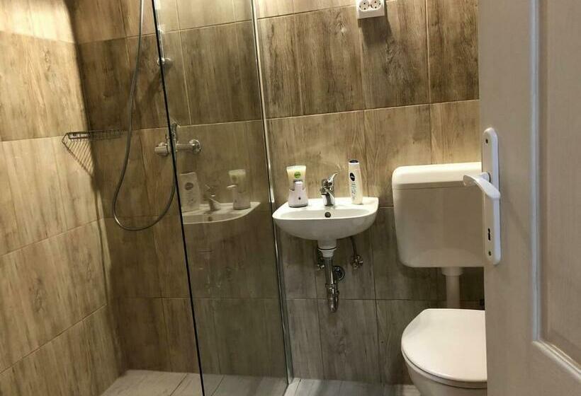 بنسيون Fazekas Vendégház