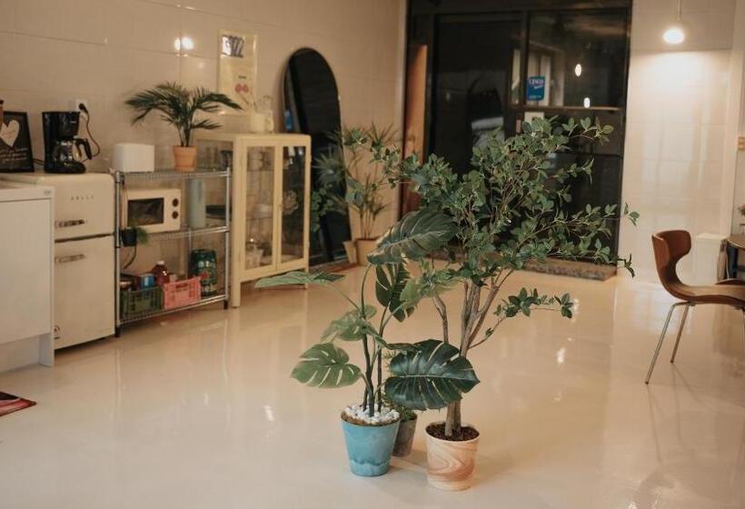 פנסיון Inhere Guesthouse