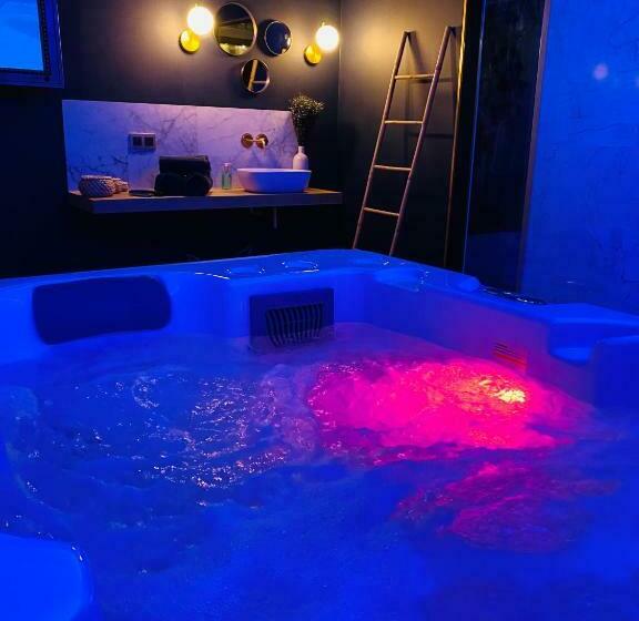 Пансион Quinze Suites Et Wellness De Luxe