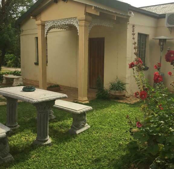 ペンション Schoon Guest House