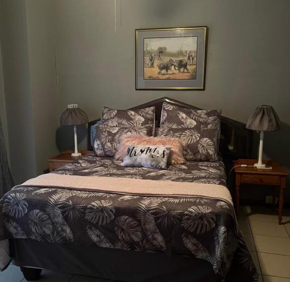 ペンション Schoon Guest House