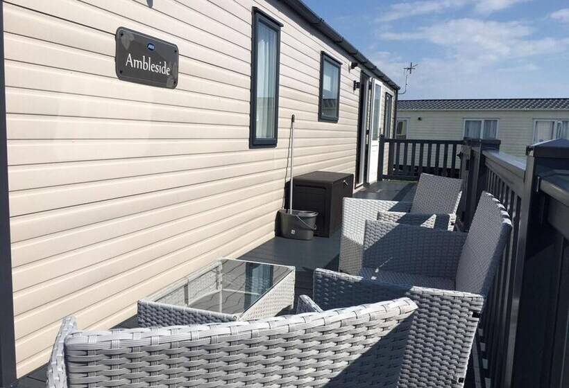 Prime Location 3 Bed Chalet In Seal Bay, Selsey