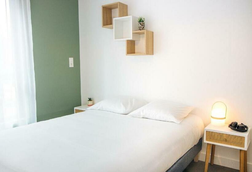 Twenty Business Flats Jouy En Josas