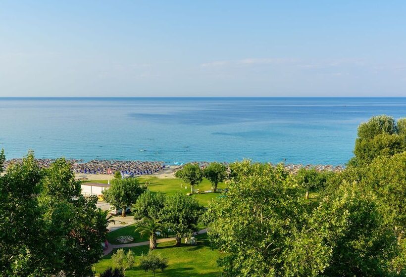 Cronwell Platamon Resort