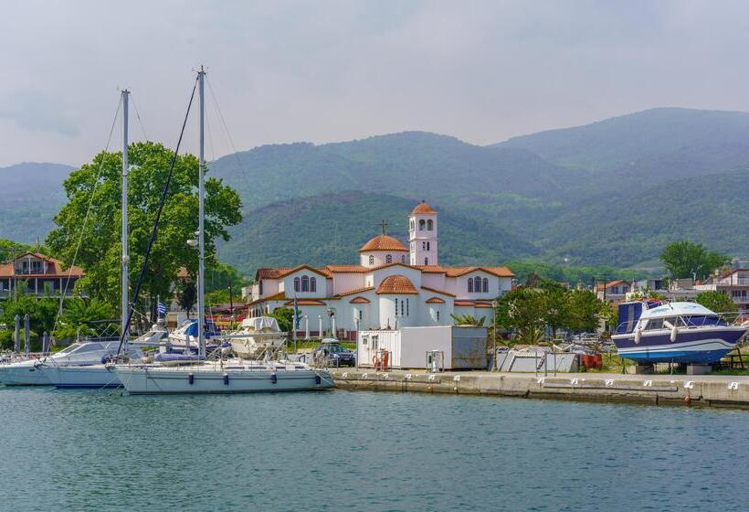 Cronwell Platamon Resort