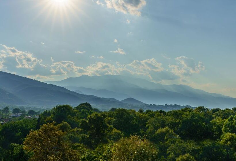 Cronwell Platamon Resort