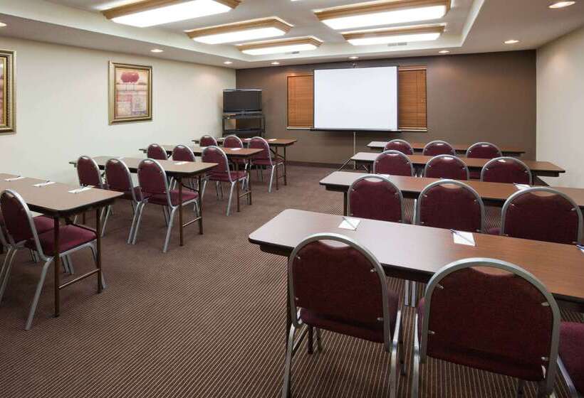 فندق Americinn By Wyndham Thief River Falls