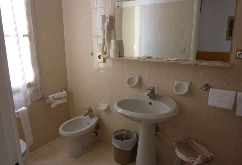 فندق Ariston Montecarlo