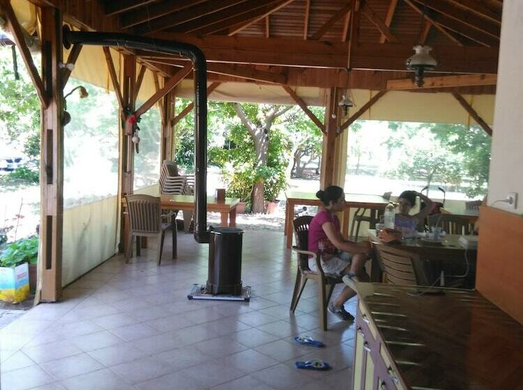 בית מלון כפרי Armina Pension