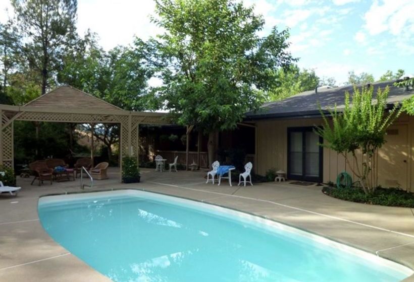 בית מלון כפרי Yosemite Bed And Breakfast