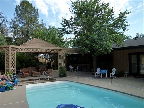 בית מלון כפרי Yosemite Bed And Breakfast