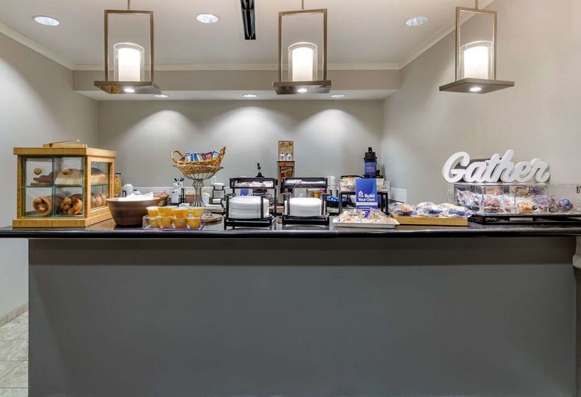 فندق Charleston Tower