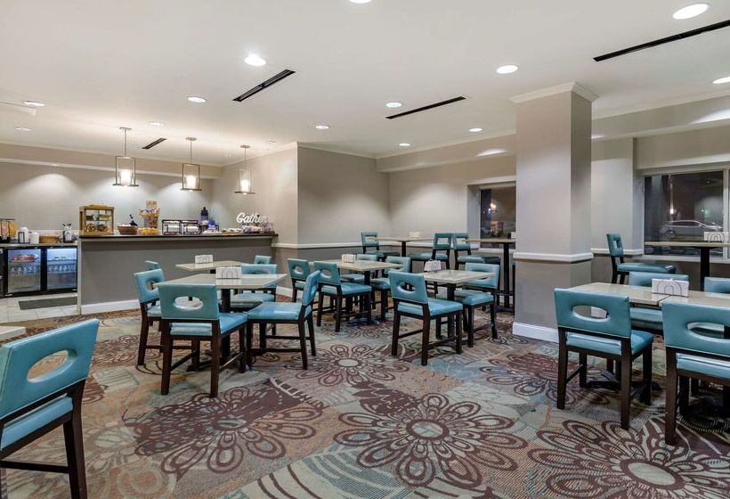 فندق Charleston Tower