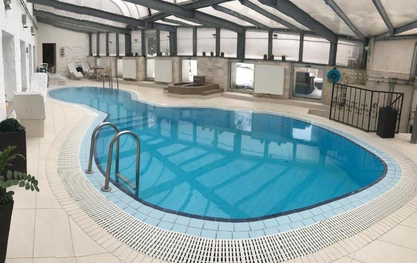 בית מלון כפרי Bástya Konferencia és Wellness