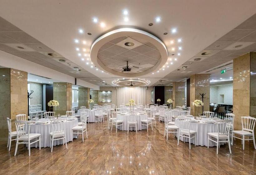 호텔 Bástya Konferencia és Wellness