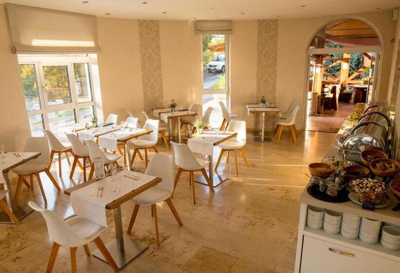 호텔 Bástya Konferencia és Wellness