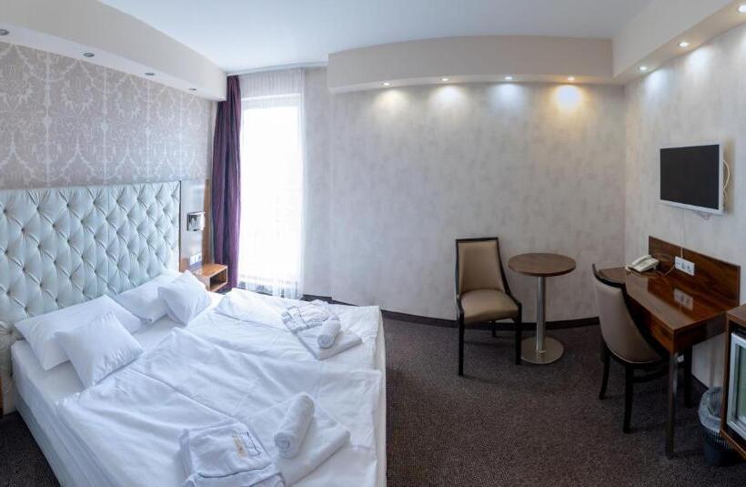 호텔 Bástya Konferencia és Wellness