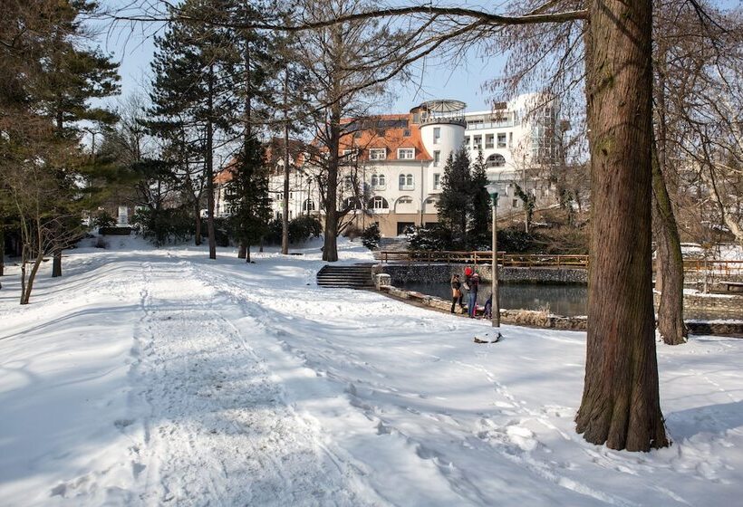 호텔 Bástya Konferencia és Wellness