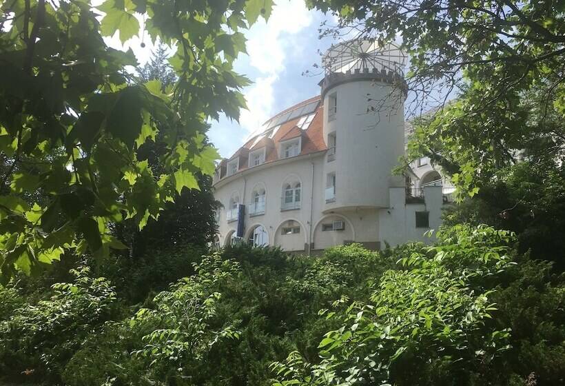 호텔 Bástya Konferencia és Wellness