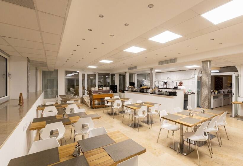 호텔 Bástya Konferencia és Wellness