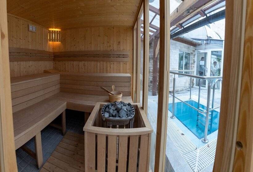 호텔 Bástya Konferencia és Wellness