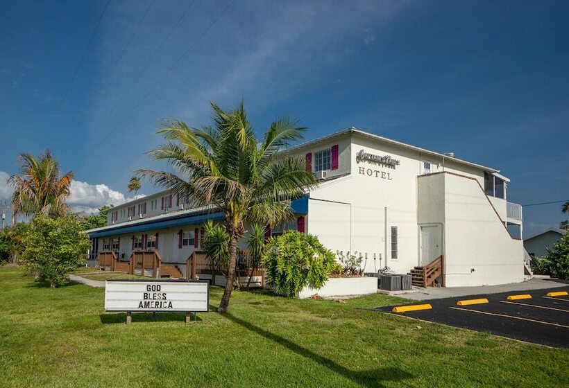 Captain S Table Hotel By Everglades Adventures