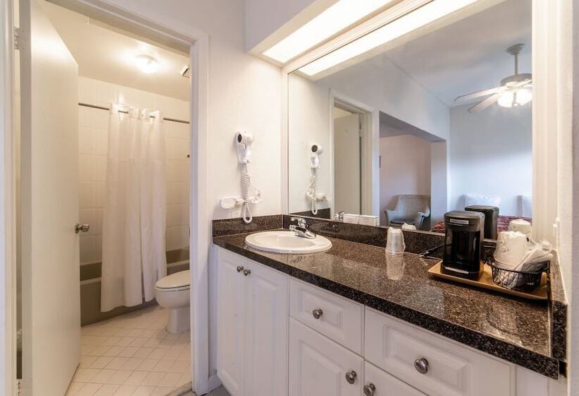 Captain S Table Hotel By Everglades Adventures