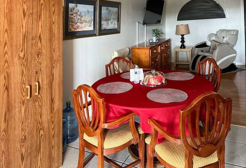 Captain S Table Hotel By Everglades Adventures