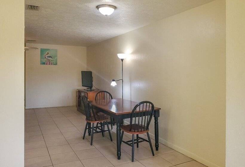 Captain S Table Hotel By Everglades Adventures