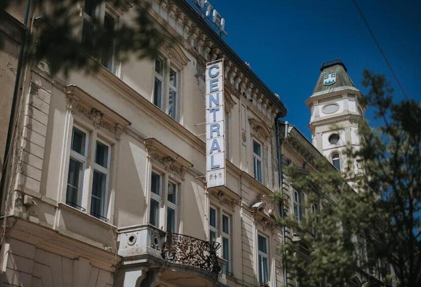 فندق Central