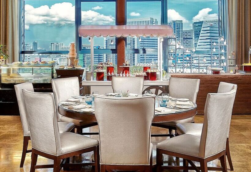 Crimson Hotel Filinvest City, Manila