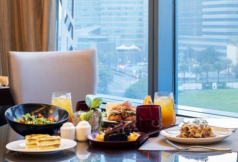 Crimson Hotel Filinvest City, Manila