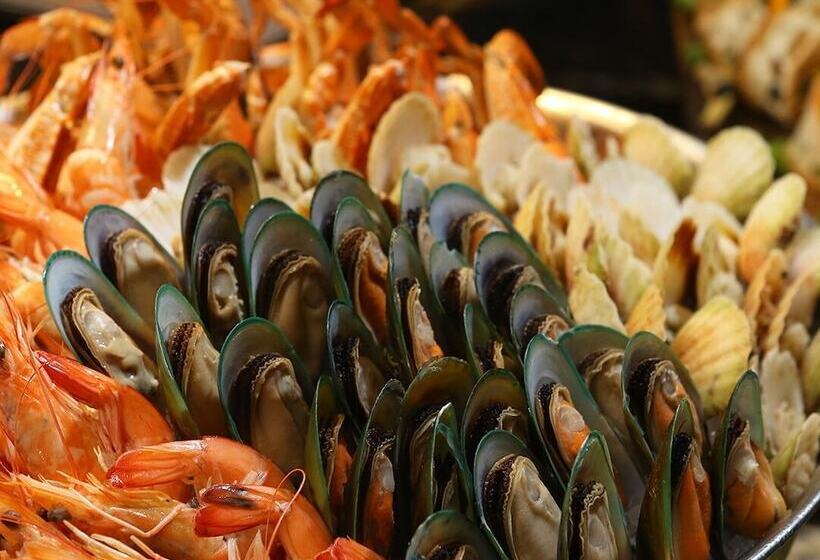 Crimson Hotel Filinvest City, Manila