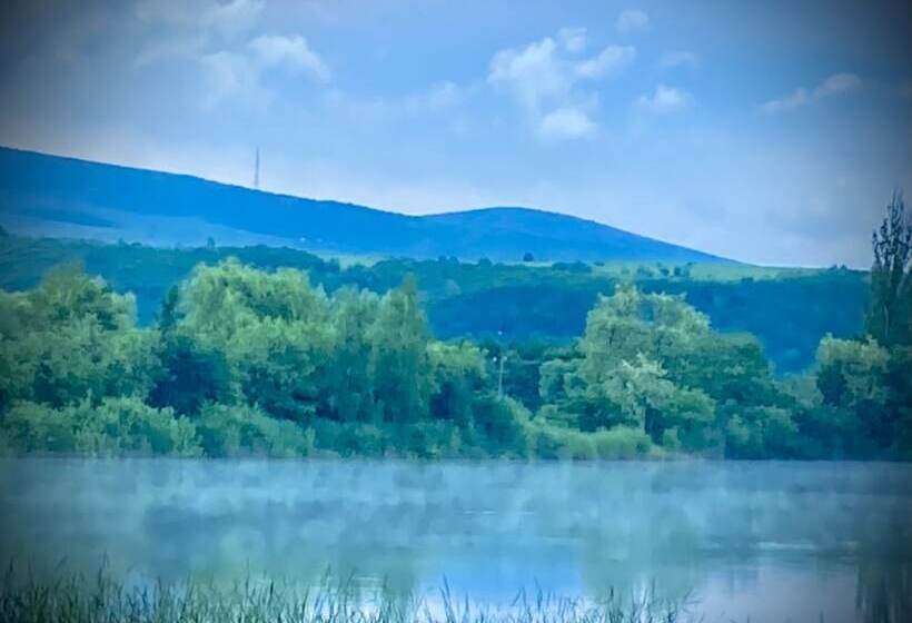 בית מלון כפרי Dubky