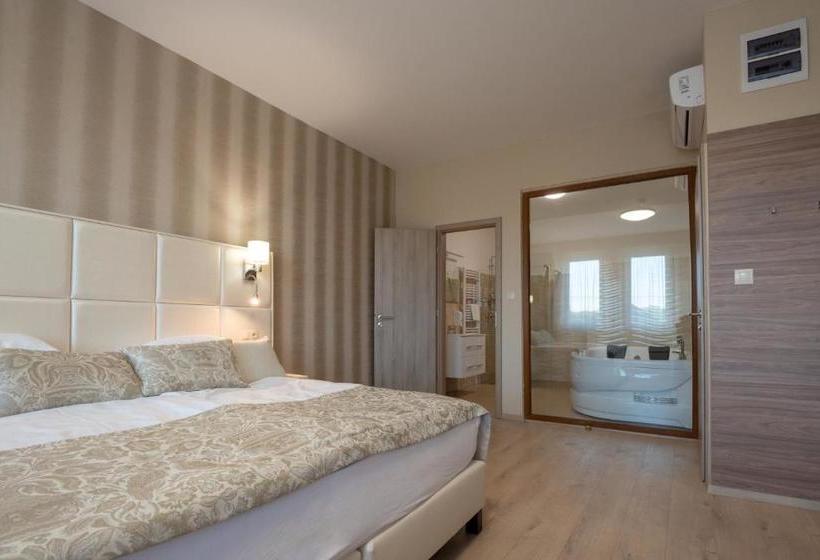 Отель Faluközpont