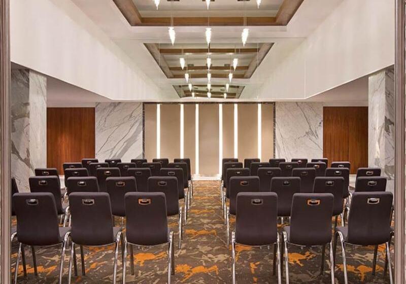 Отель Four Points By Sheraton Bengaluru, Whitefield