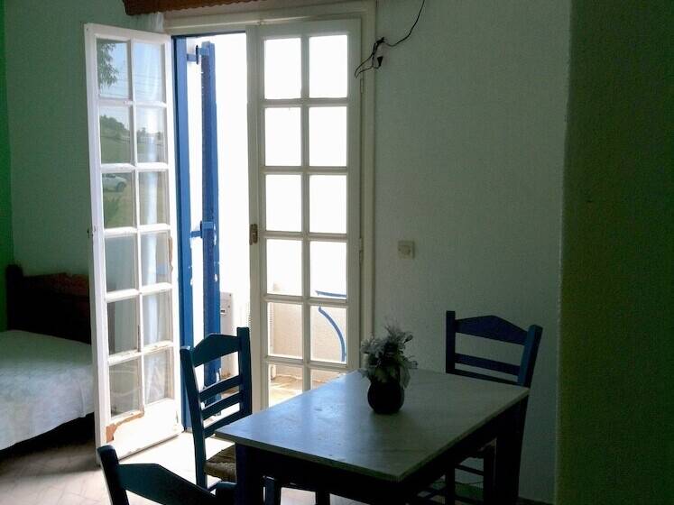 בית מלון כפרי Free Sun Rooms And Apartments