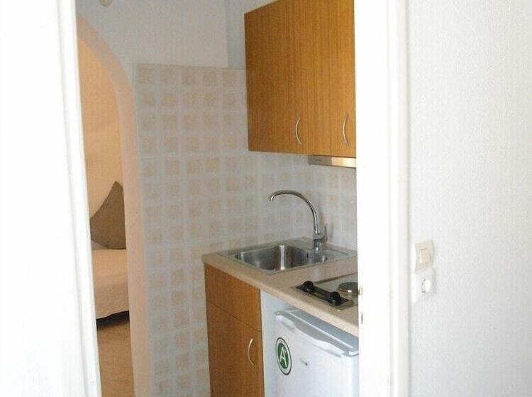 בית מלון כפרי Free Sun Rooms And Apartments