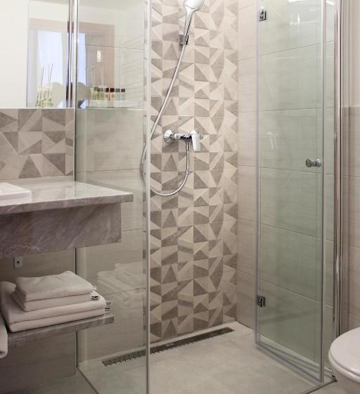 Gizella Hotel And Restaurant