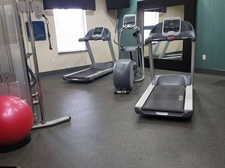 هتل Hampton Inn & Suites Center