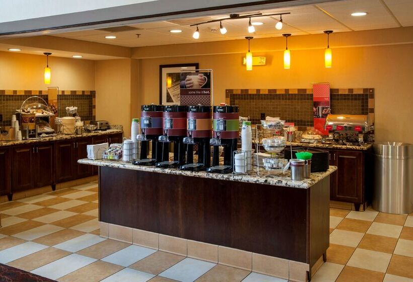 فندق Hampton Inn & Suites Watertown