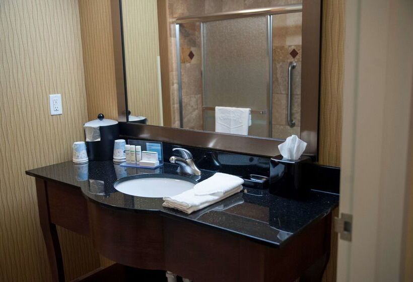 فندق Hampton Inn & Suites Watertown