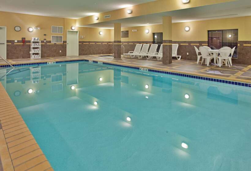 فندق Hampton Inn & Suites Watertown