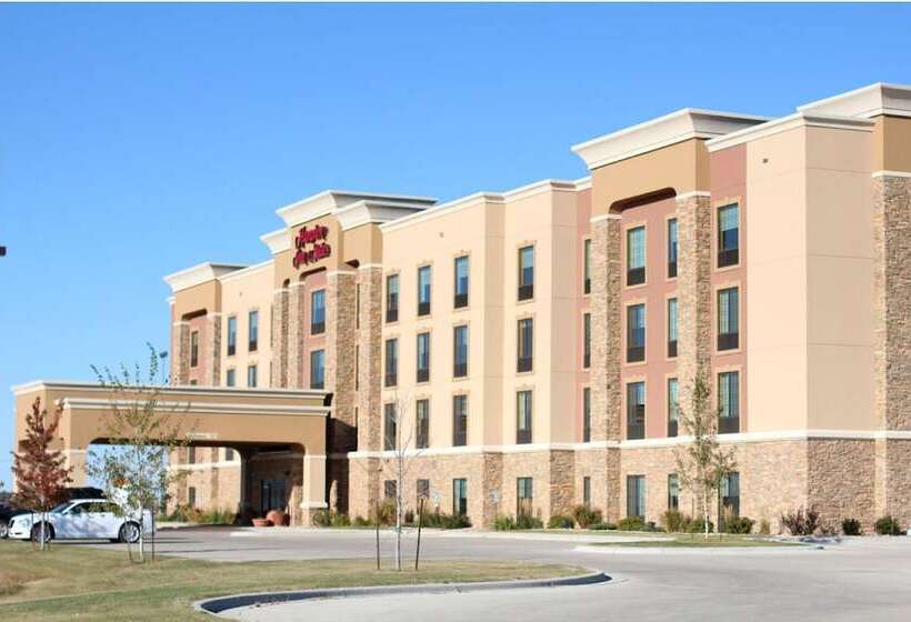 فندق Hampton Inn & Suites Watertown
