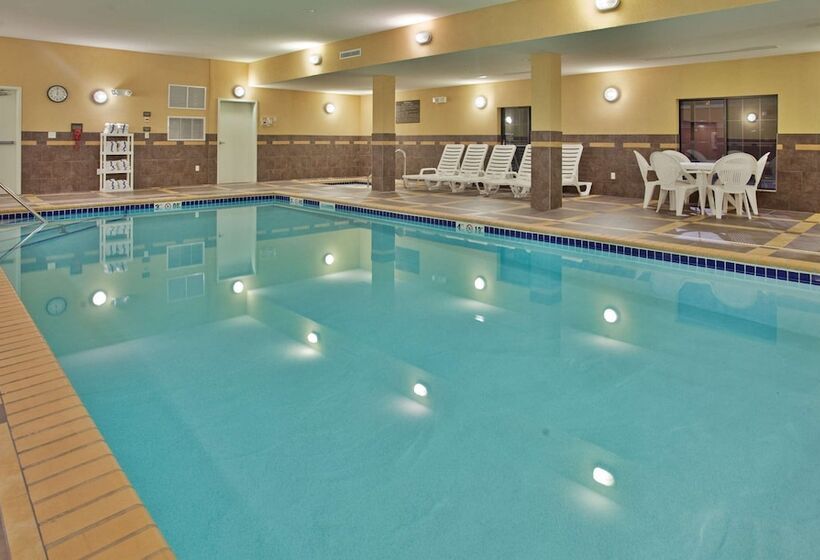 فندق Hampton Inn & Suites Watertown