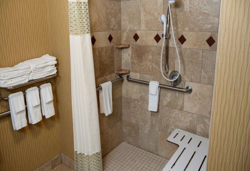 فندق Hampton Inn & Suites Watertown