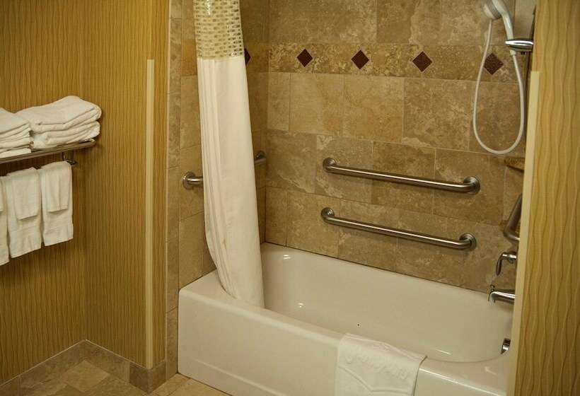 فندق Hampton Inn & Suites Watertown