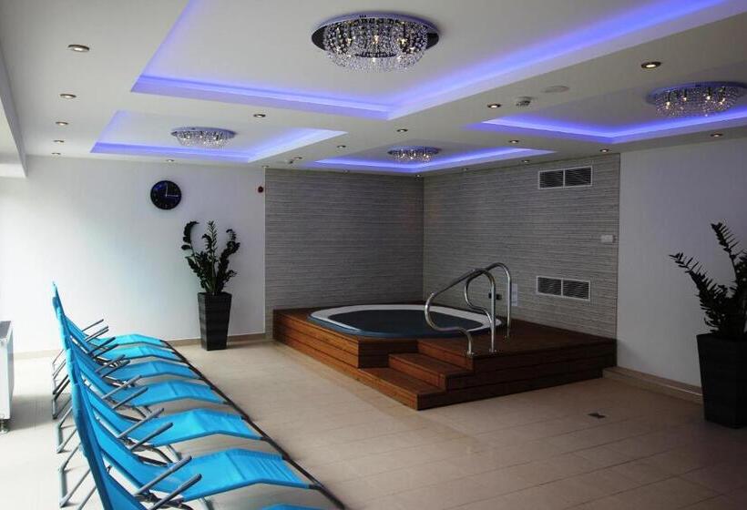 Отель Holiday Club Füred